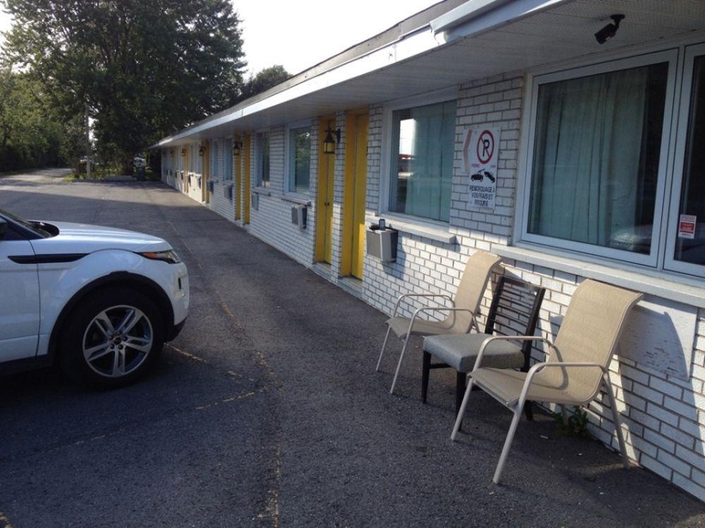 Motel Champlain Brossard Exterior foto